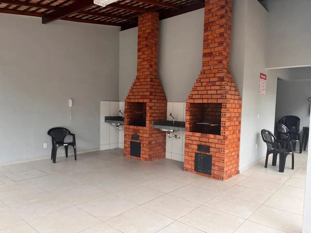Alugo Apartamento primeira moradia no Parque das Laranjeiras no Tenone.