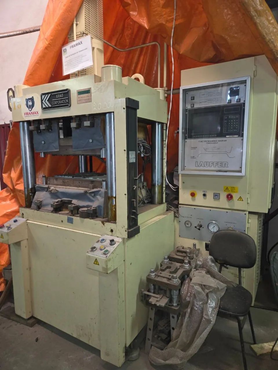 Conjunto Prensa Hidráulica Kras Corporation para baquelite