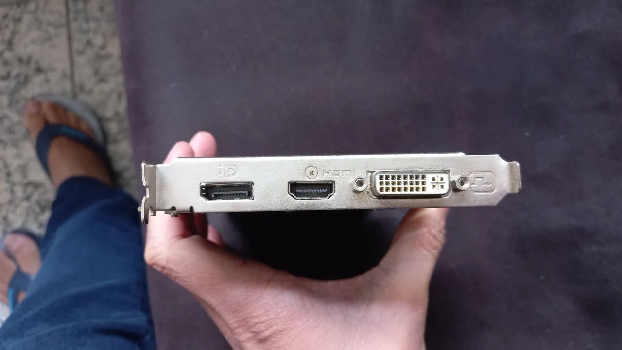 Placa de vídeo Radeon HD 5570 - Foto 3