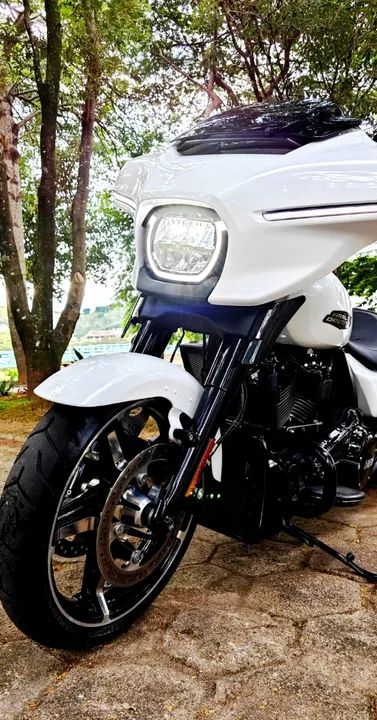 STREET GLIDE "ULTRA"  2024  -  ZERADA IPVA 2025 PAGO - Foto 7