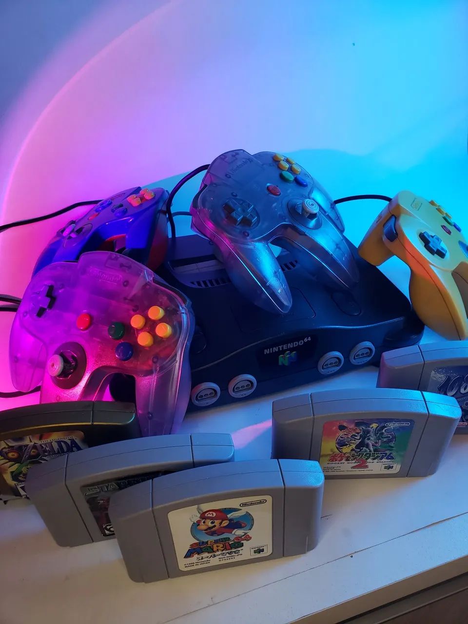 Nintendo 64 com jogos e controles