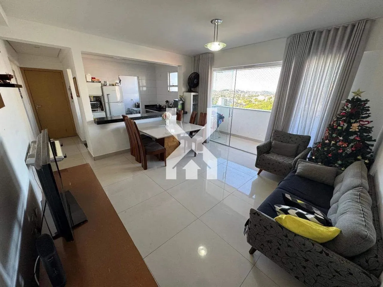 Apartamento à venda, 3 quartos, 1 suíte, 2 vagas, Fernão Dias - Belo Horizonte/MG