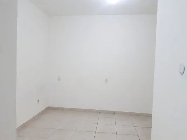 Casa na Curicica com 01 quarto e pequeno quintal - Foto 4