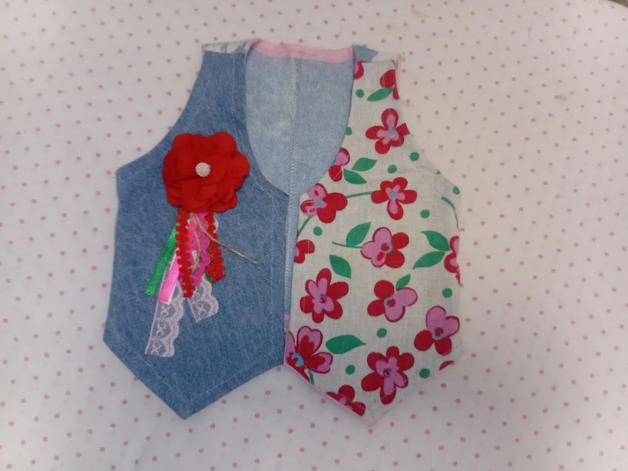Colete Infantil Jeans com Detalhes Florais