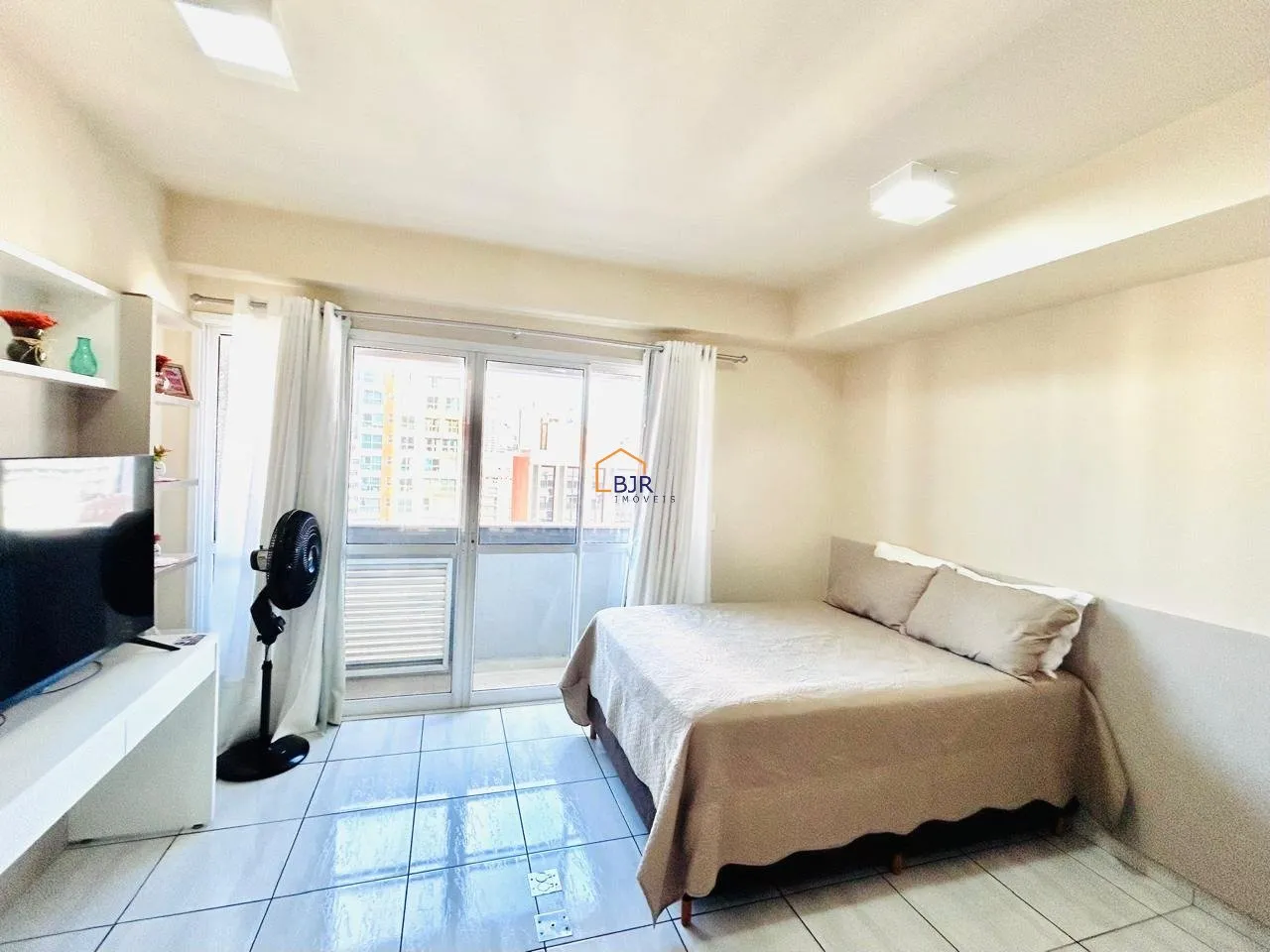 Studio Mobiliado de 32 m² para venda no Centro de Curitiba