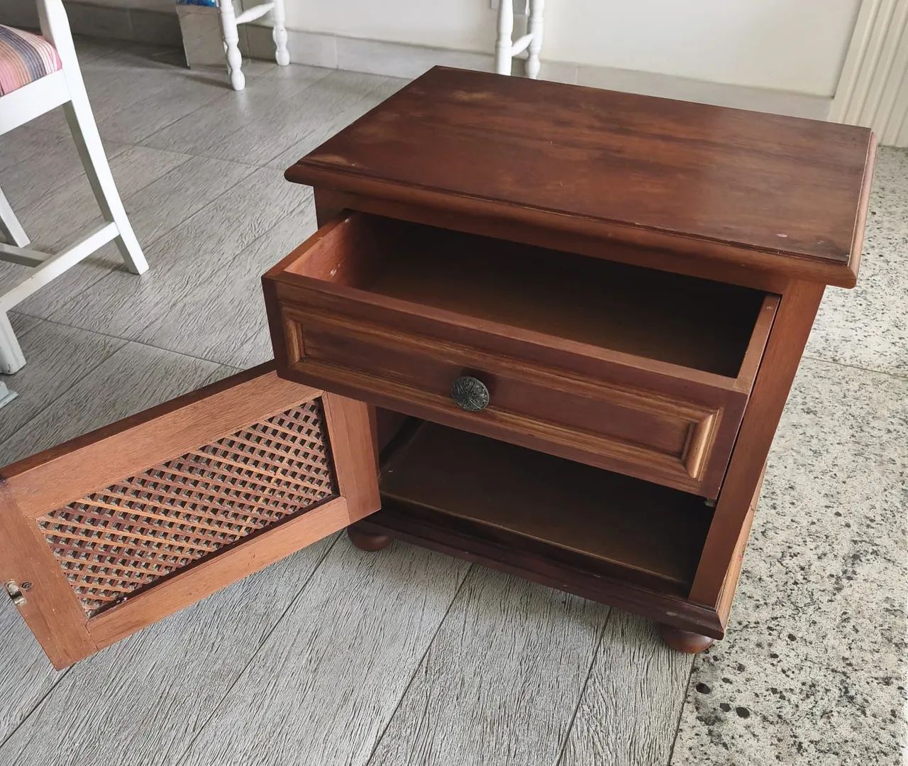 Mesa de cabeceira em madeira - Foto 3