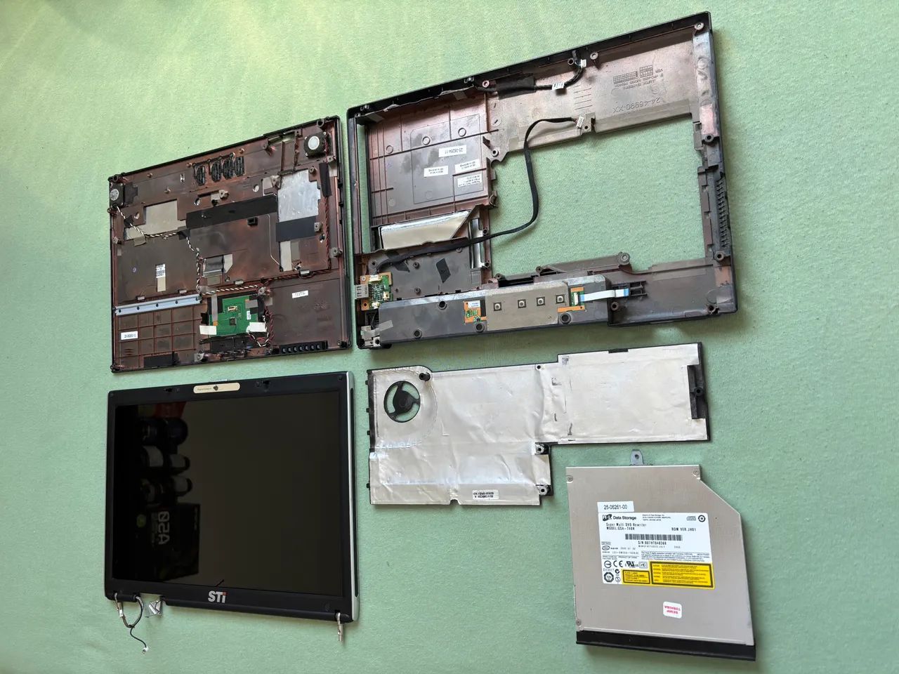 Notebook Semp Toshiba IS1462 STI Infinity Para retirada de peças - Foto 3