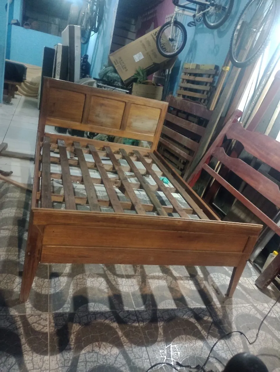 Cama de casal Madeira maciça rústica 489,00