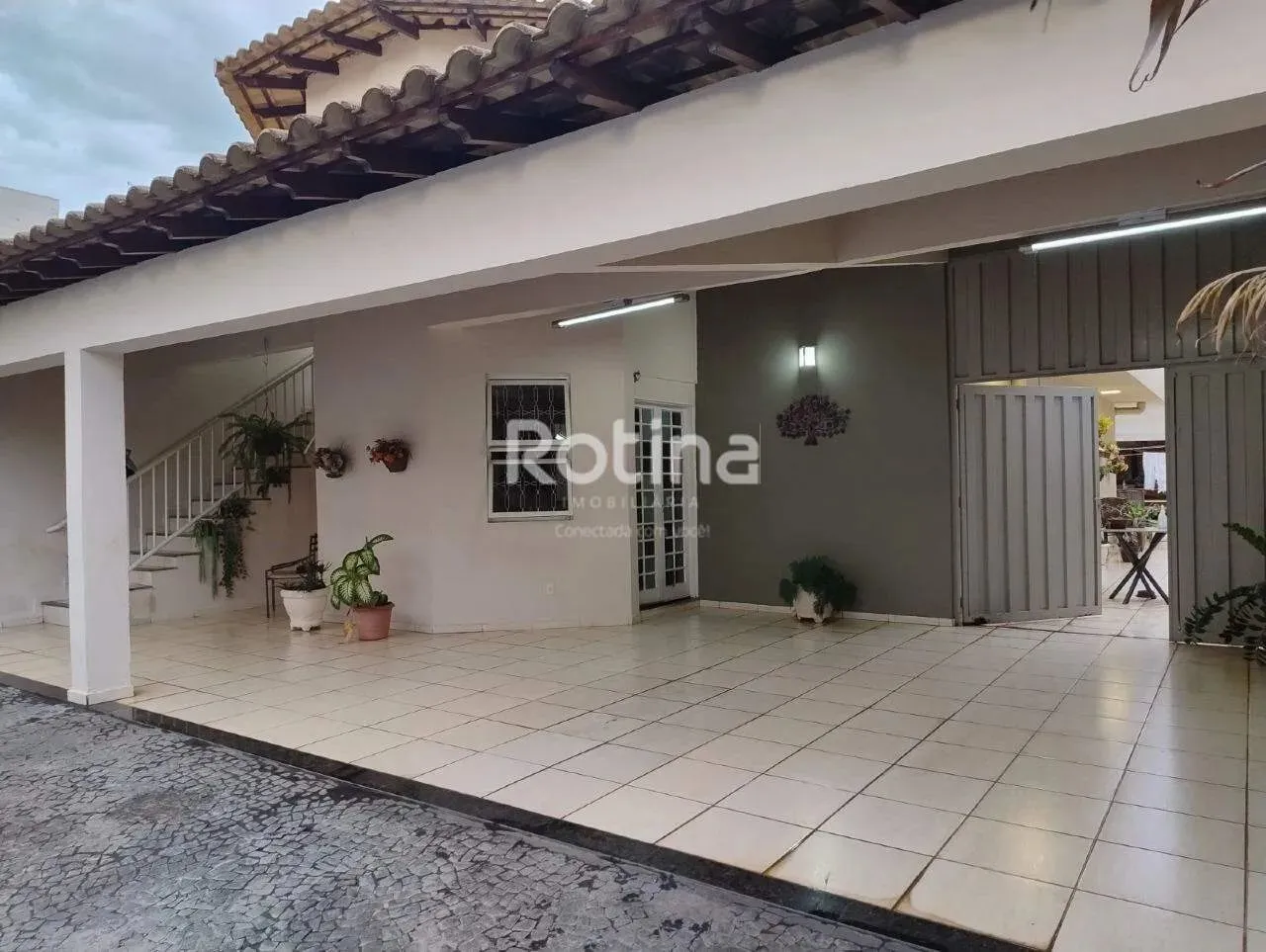 Casa à venda, 5 quartos, Carajás - Uberlândia/MG - Rotina Imobiliária