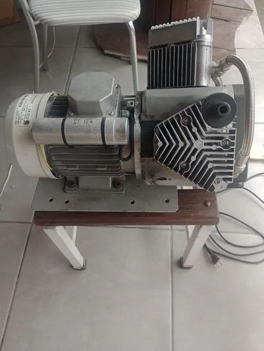 Vendo compressor de ar industrial a seco  - Foto 3