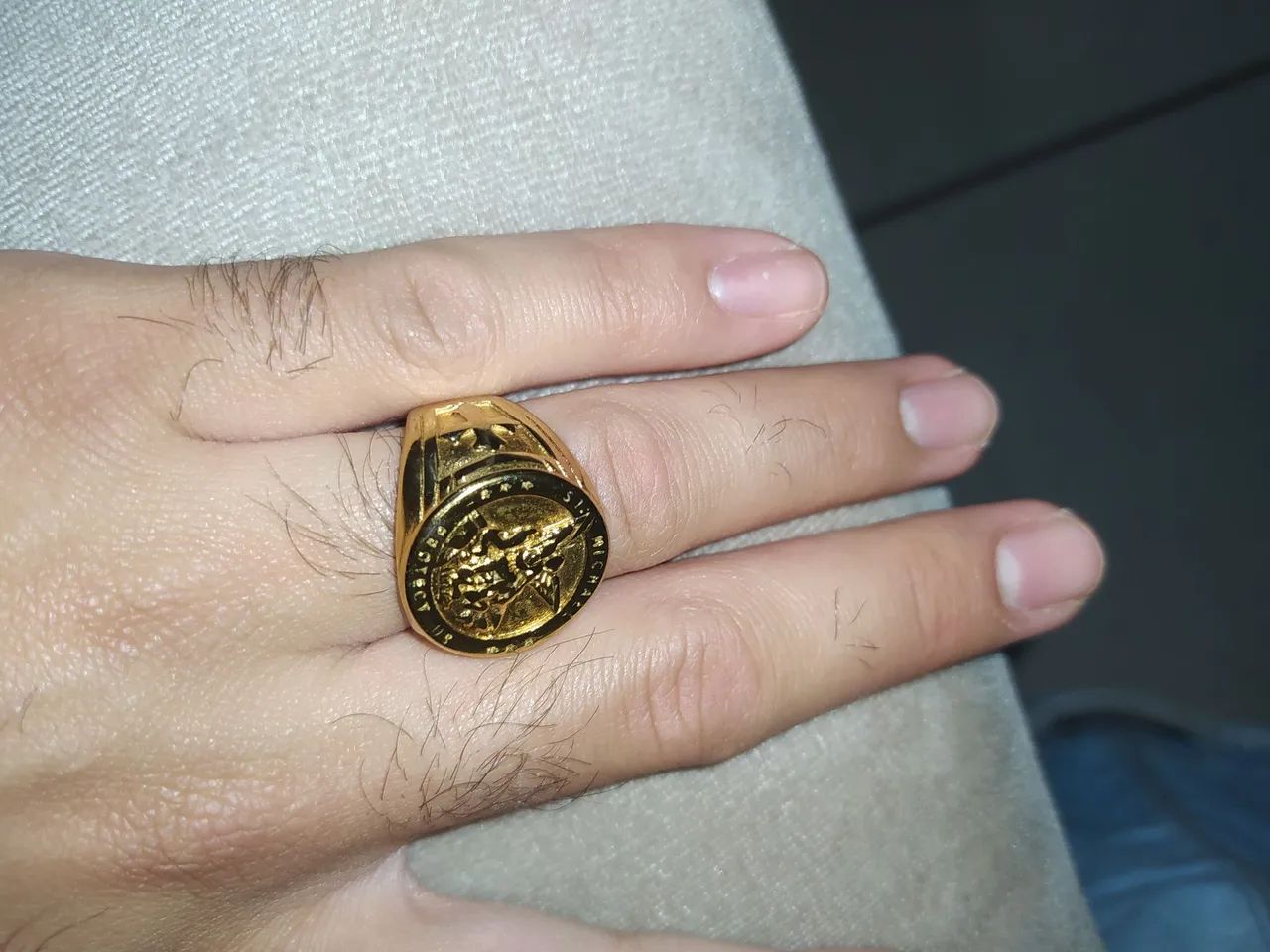 Anel de banhado em Ouro 18K  com Desenho de São Miguel Arcanjo - Foto 2
