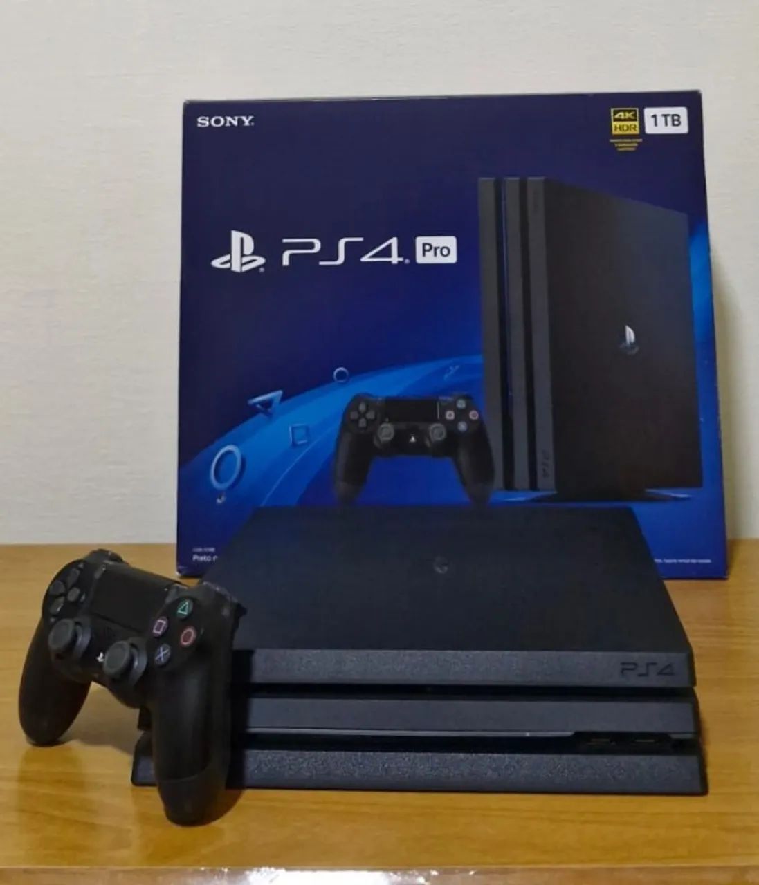 PlayStation 4 Pro (1TB) + 2 Controles + 3 Jogos Físicos | Caixas Originais