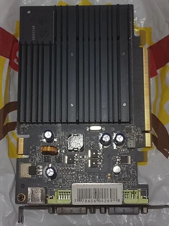 Placa de Vídeo GeForce GT 256 MB
