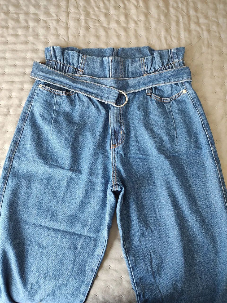 Calça Jeans Clochard pantacourt 