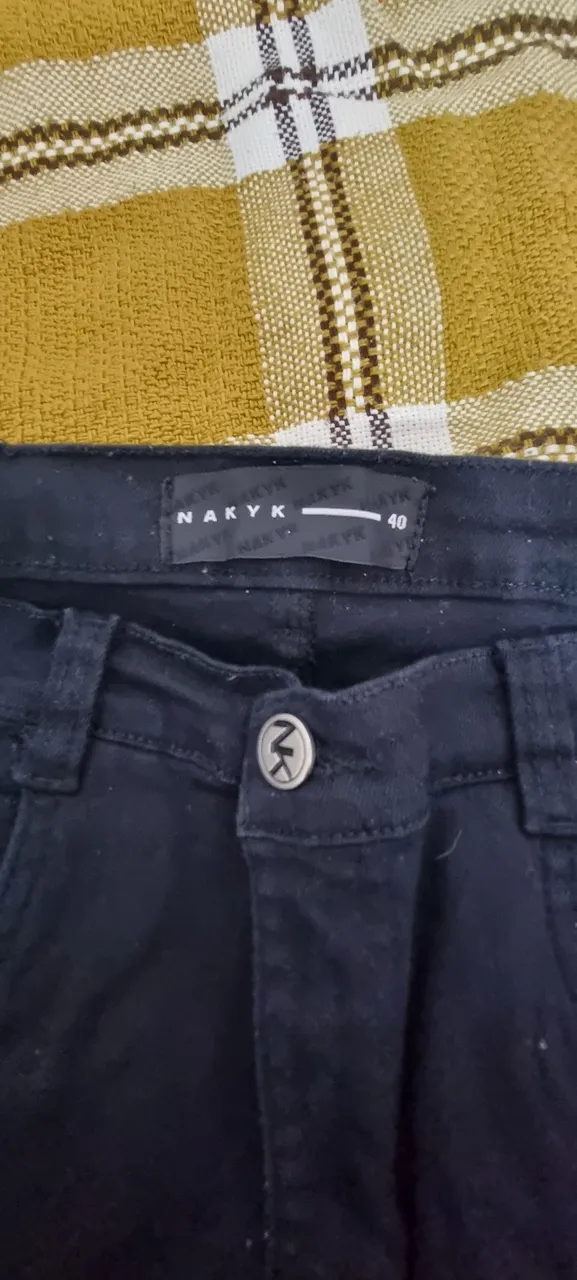 Calça preta NAKYK tamanho 40