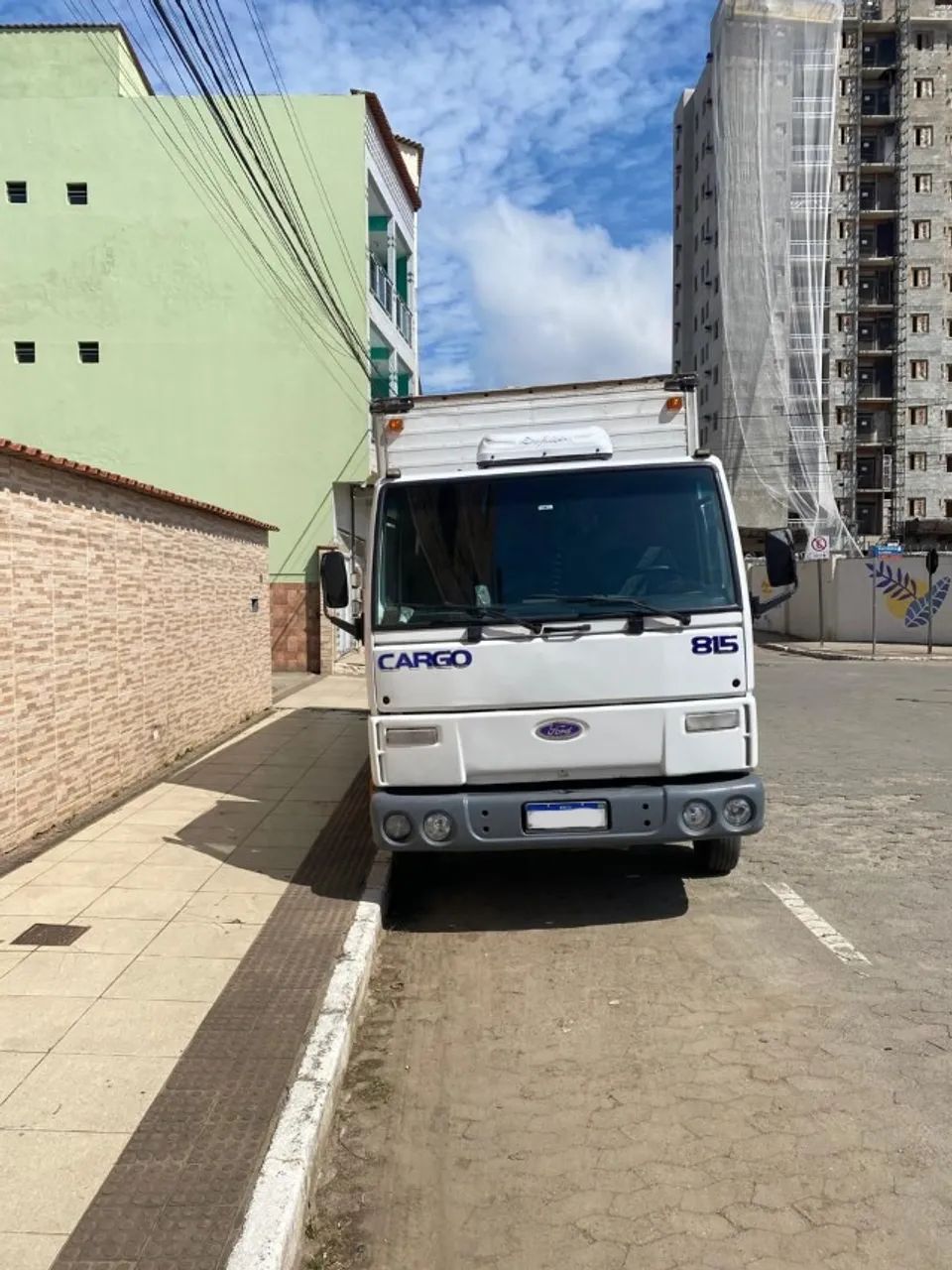 FORD CARGO 815 BAÚ - 2003