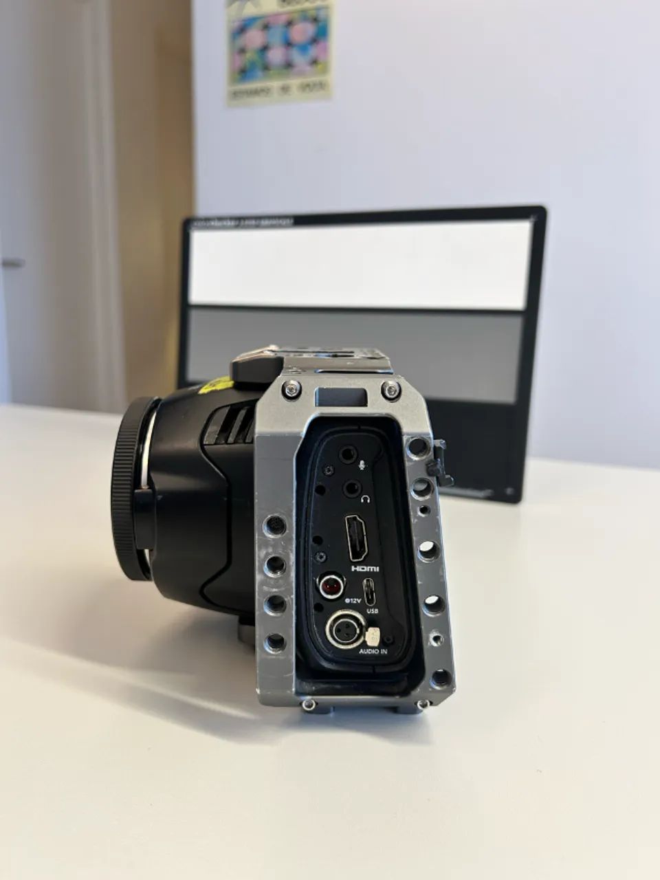 Câmera BlackMagic 6k - Kit com cage tilta + base tilta - Foto 2