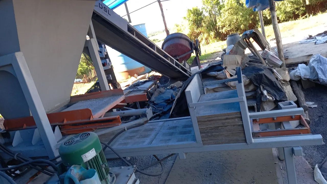 Máquina de Blocos  - Usada em perfeito estado - Foto 5