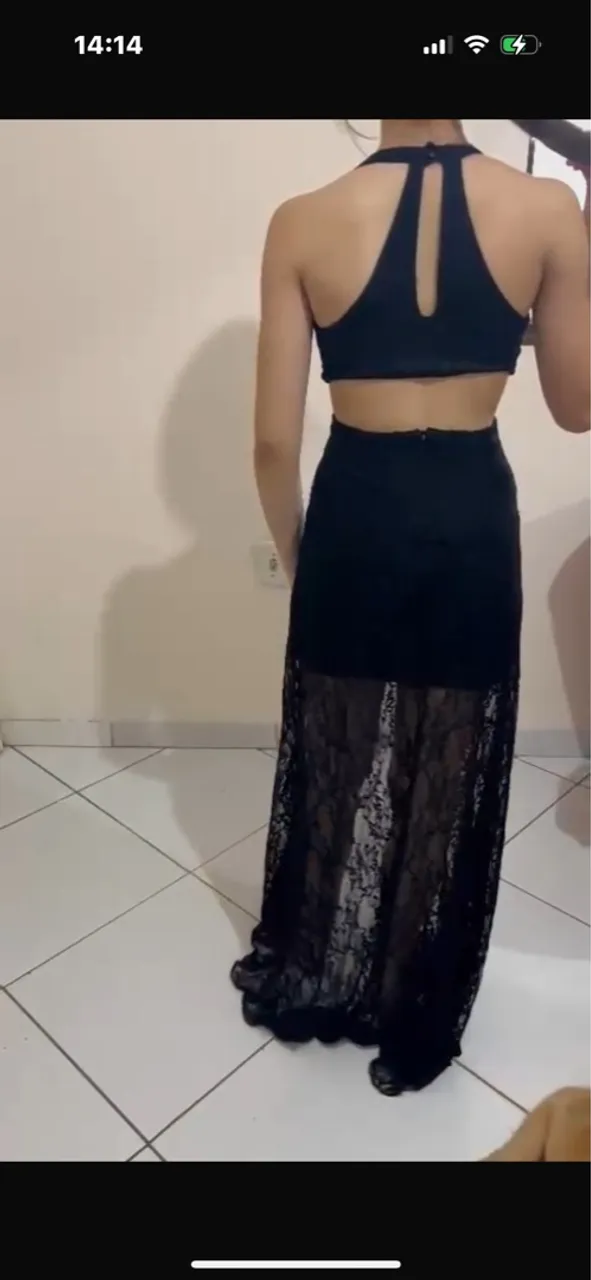 Vestido Longo Preto com Detalhe nas Costas