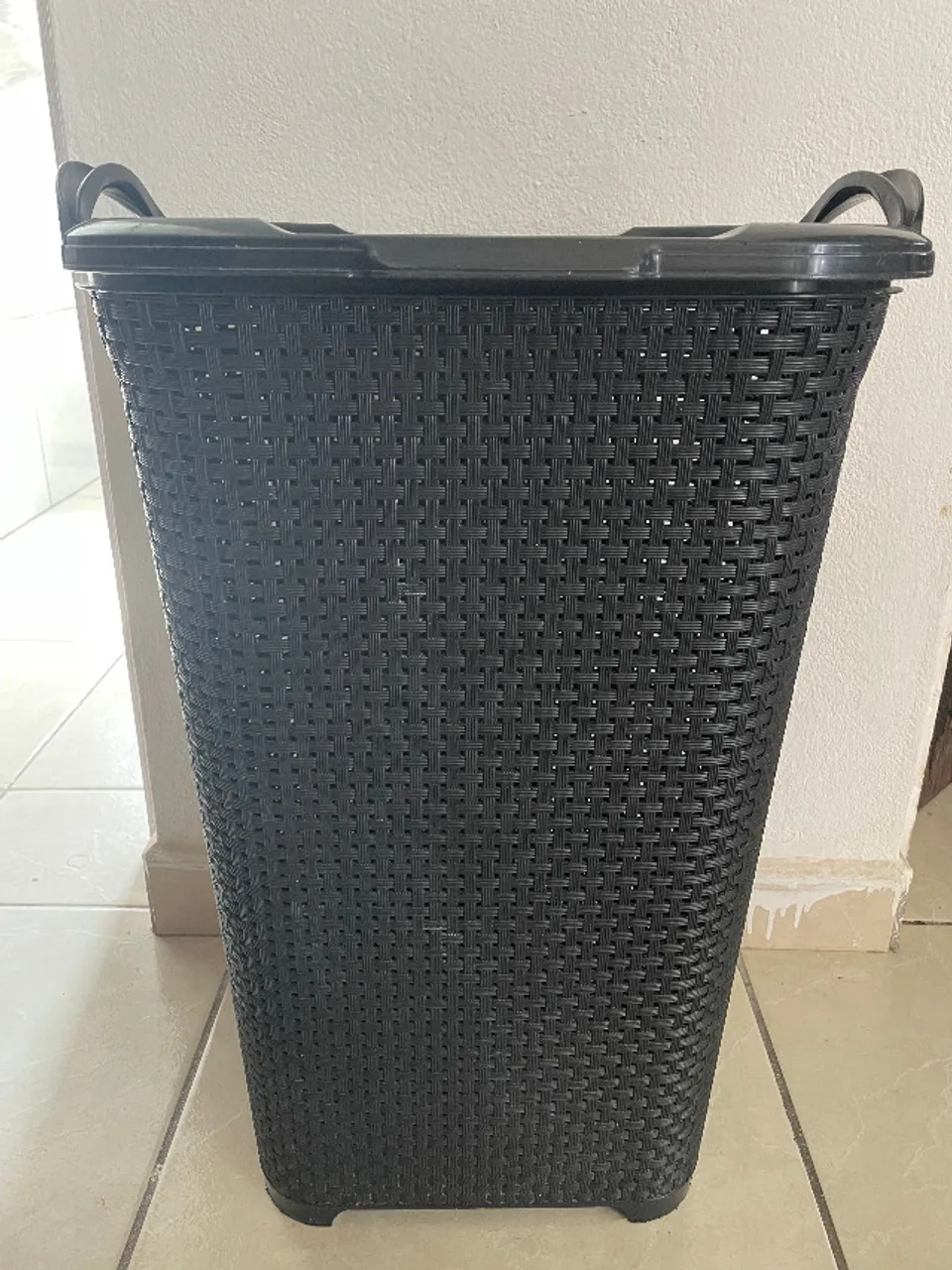 Cesto Roupa Rattan Lavandeira 50Lts Com Tampa Cesto de Roupa Suja