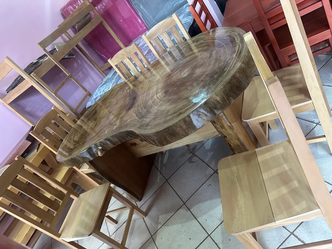 Mesa em peça única 6 cadeiras nova  - Foto 3