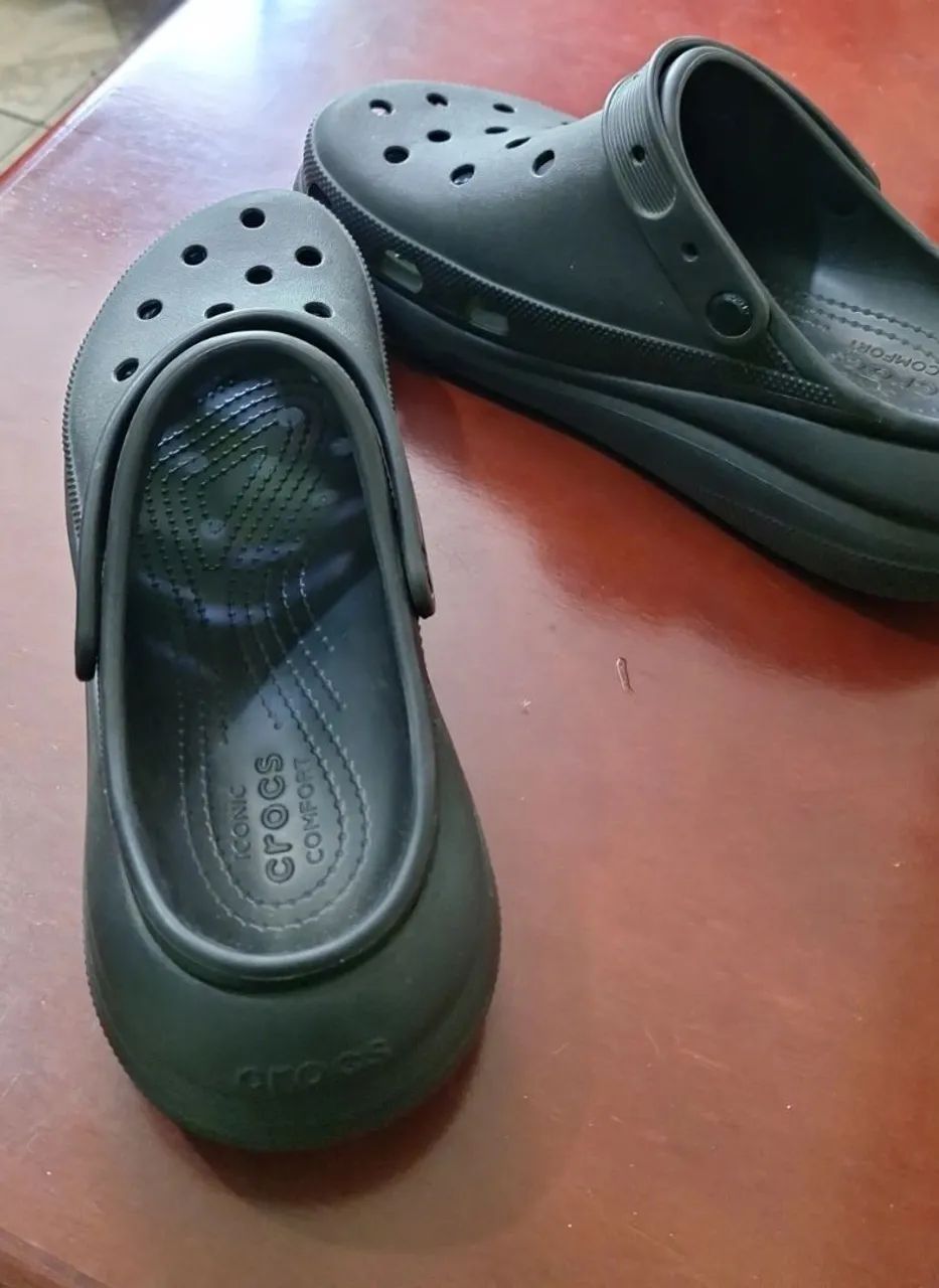 Sandalia Crocs Crush Classic - Foto 5