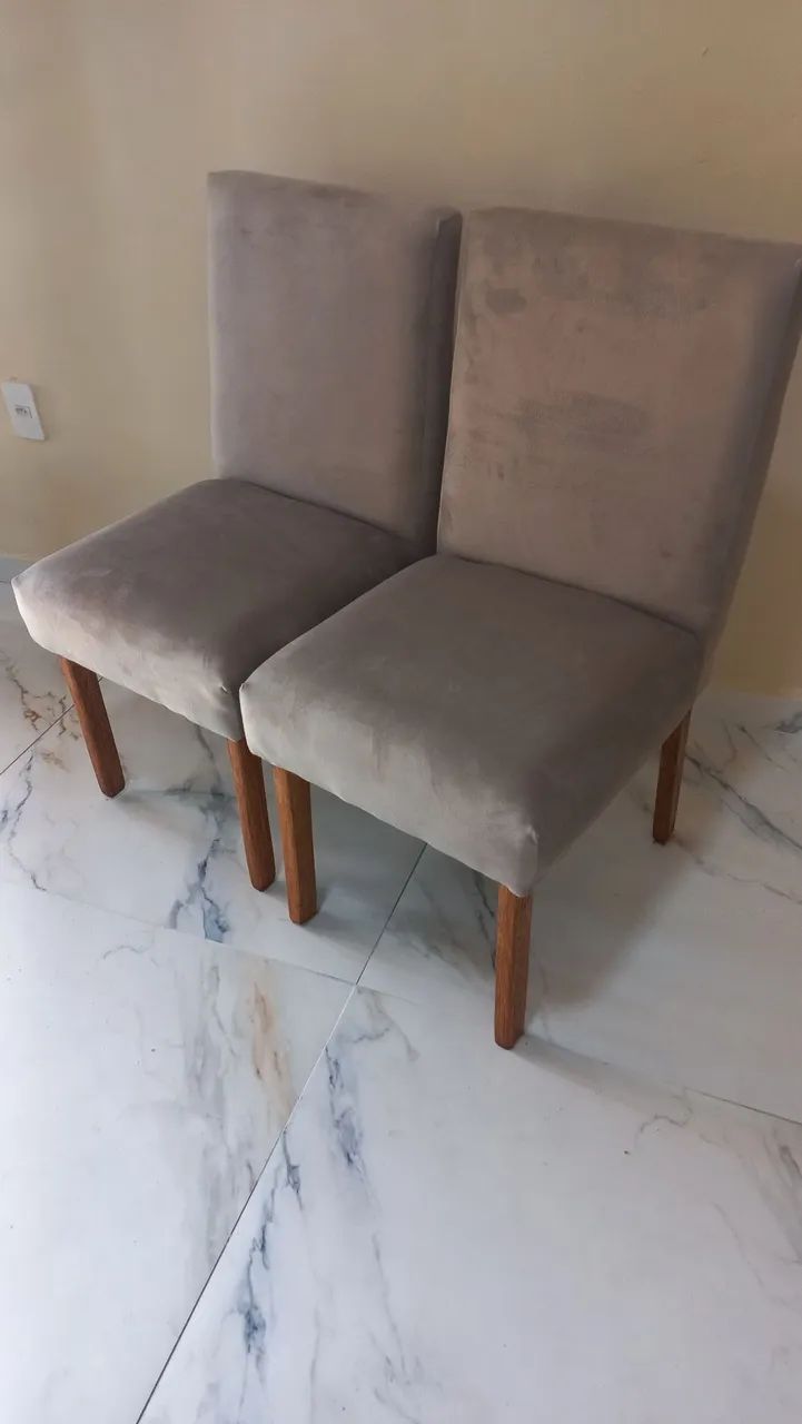 4 CADEIRA DE JANTAR POR 550