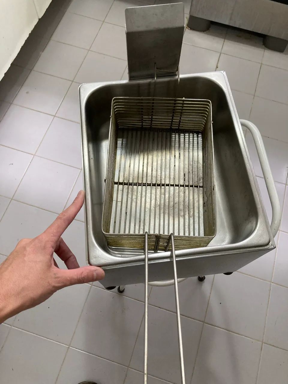 Vendo fritadeira a gas - Foto 4