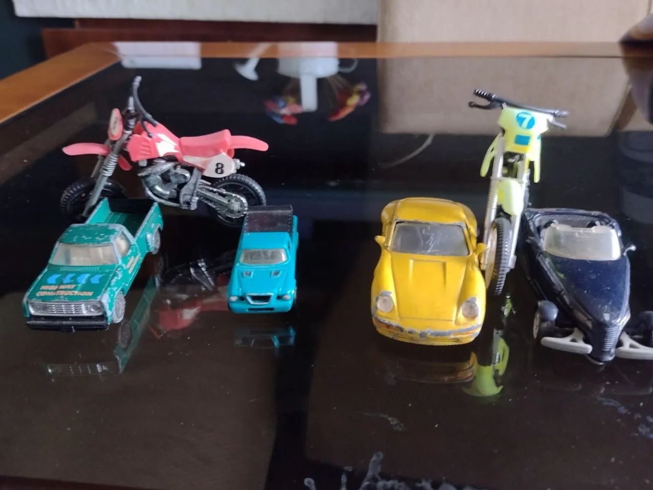 Conjunto de Carrinhos e Motos em Miniatura - Foto 3