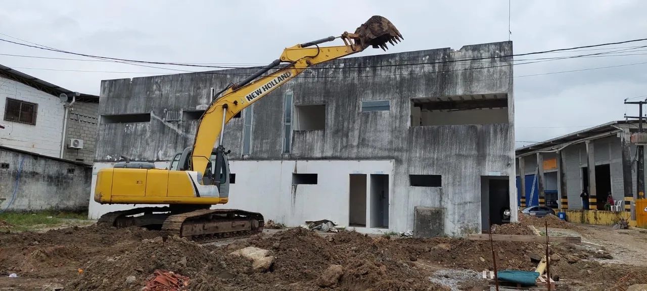 LIMPEZAS DE TERRENOS, DEMOLIÇÕES DE CASAS E GALPÕES  - Foto 5