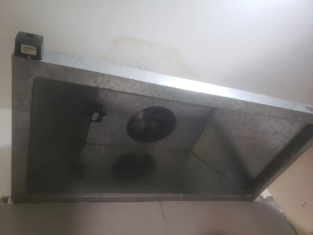 Exaustor Industrial para Cozinha (6 meses de uso) 