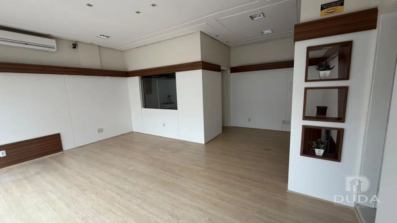 Sala Comercial Térrea Semi-Mobiliada para Locação - Foto 2