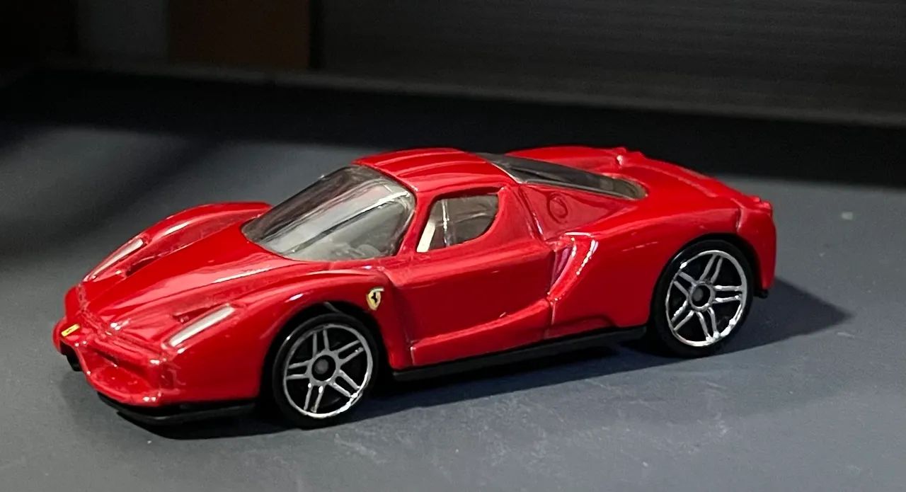Hot Wheels T-Hunt Ferrari Enzo 