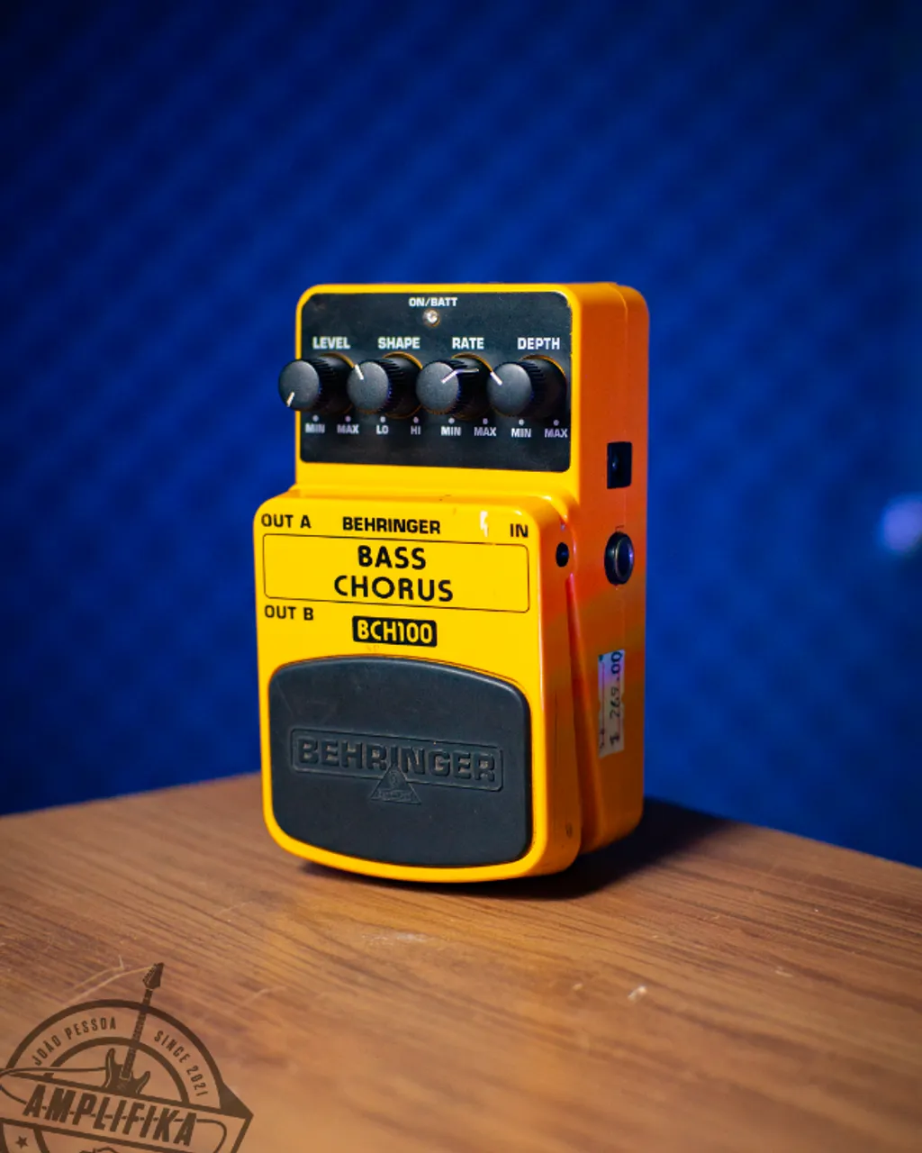 Pedal de Efeito Behringer Reverb Machine RV600 - Instrumentos