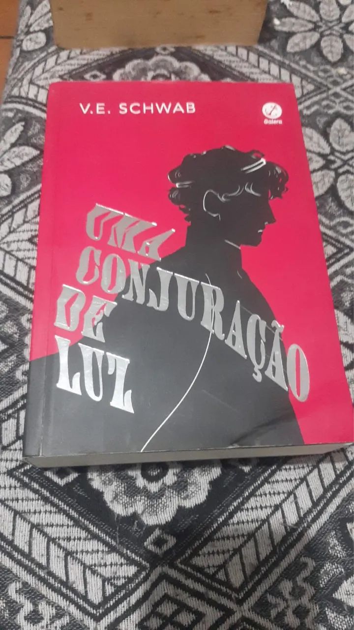 Uma conjuraçao de luz 