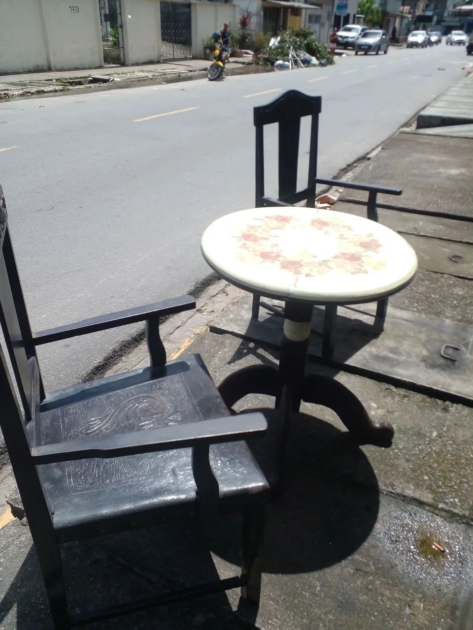 Conjunto de mesa e cadeira prar restaurar RELÍQUIAS  - Foto 2