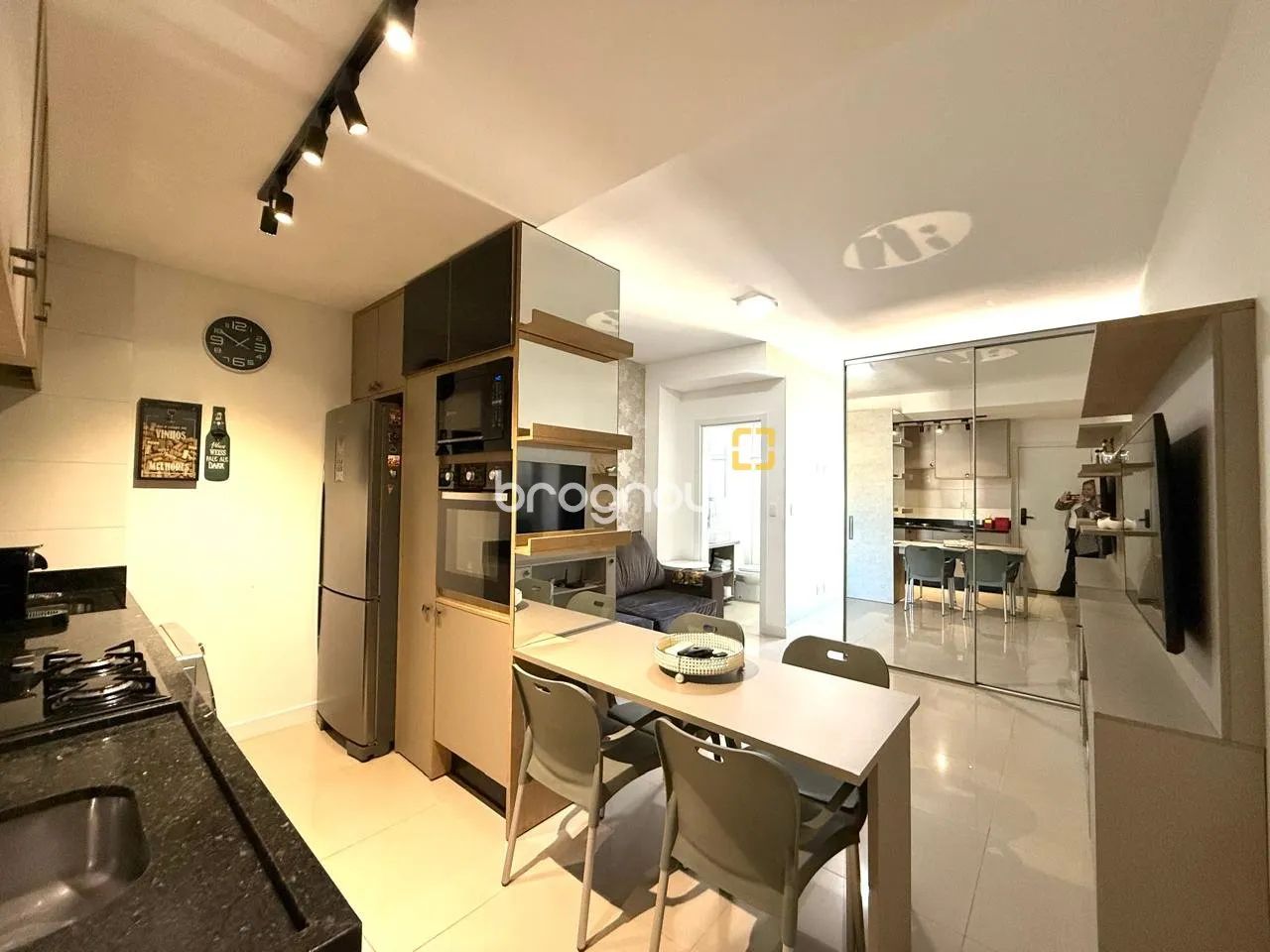 Studio mobiliado com 1 vaga e hobby box, no Centro de Florianópolis - Foto 4