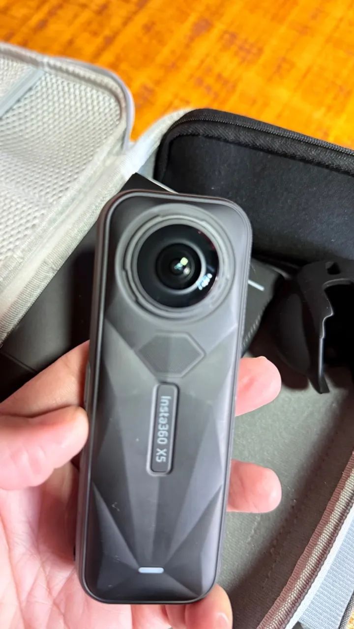 Vendo câmera insta 360 X5