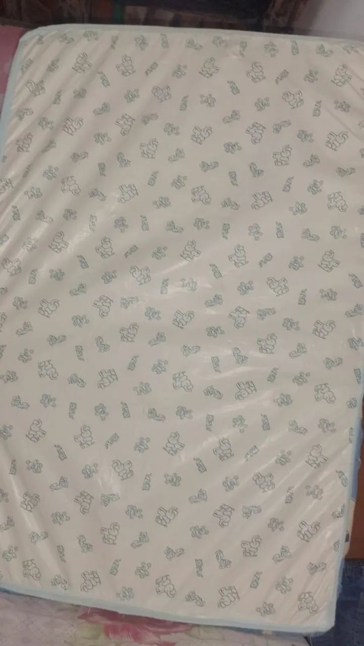 Vendo berço com colchão  - Foto 4