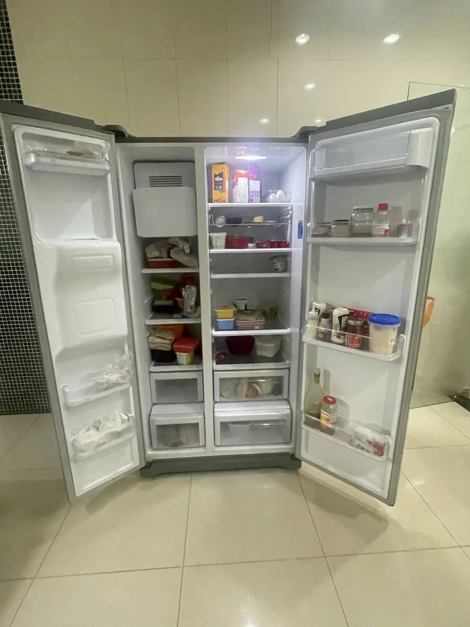 GELADEIRA COM MÁQUINA DE GELO SAMSUNG - Foto 3
