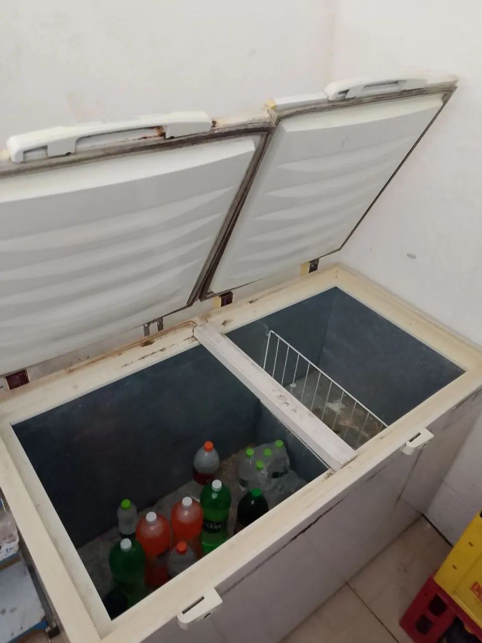 Freezer, expositor vertical, prateleiras e cavalete - Foto 3