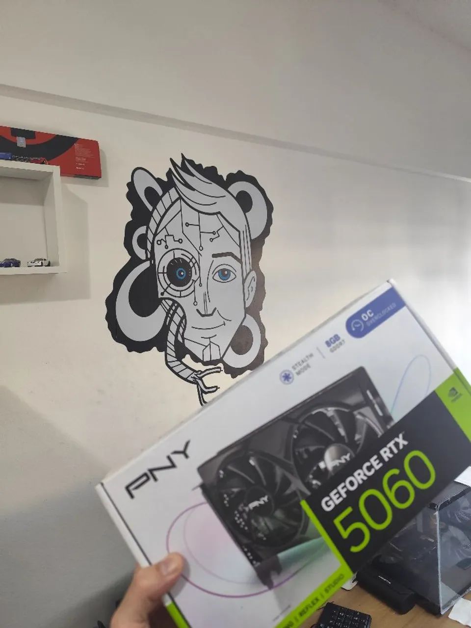 placa de vídeo monstrinha! Rtx 5060 nova!