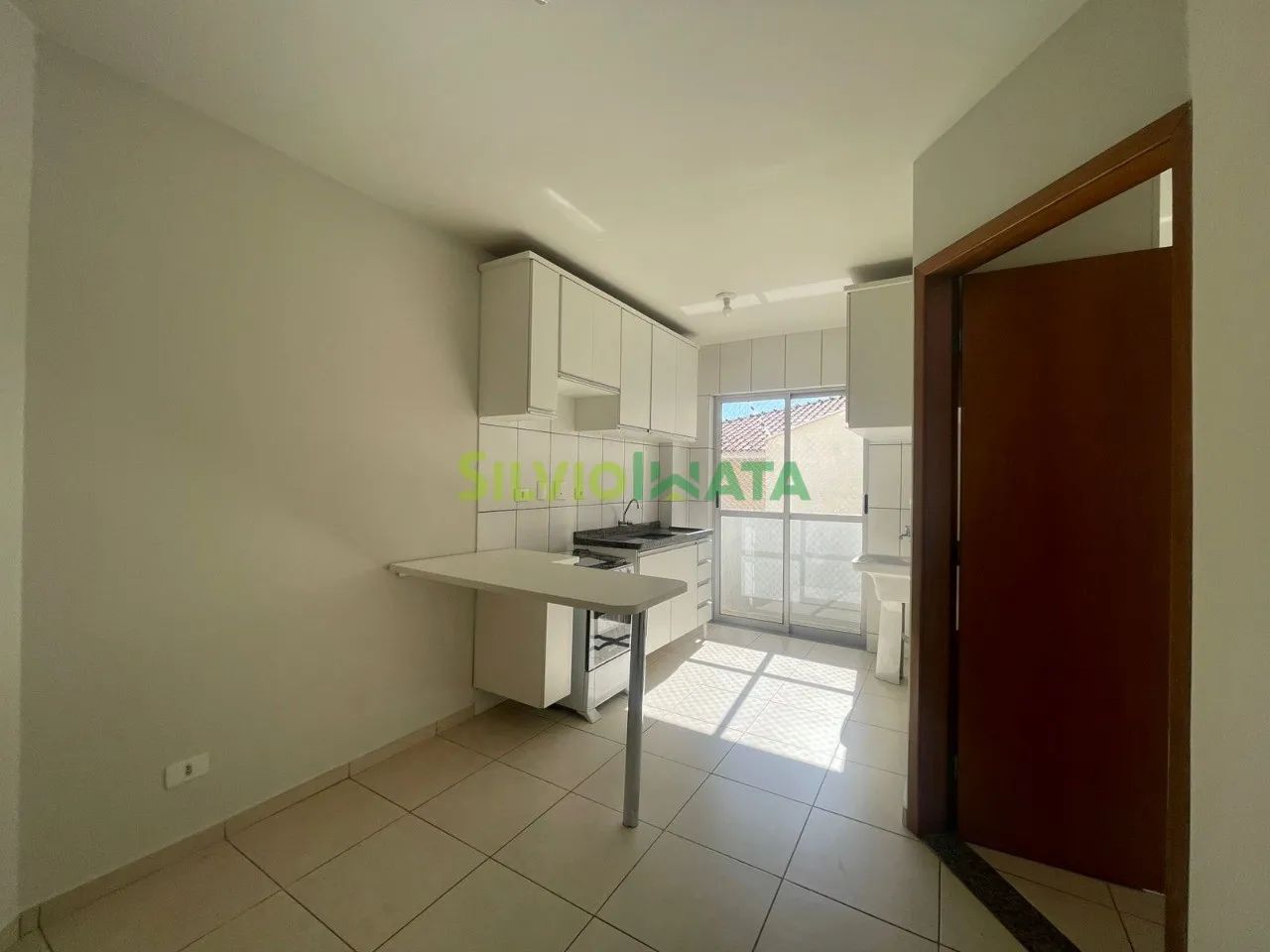 EXCELENTE APARTAMENTO, 01 SUÍTE PARA MORAR NO ED. GRAN STUDIUM, PRÓXIMO À UEM, ZONA 07 - Foto 2
