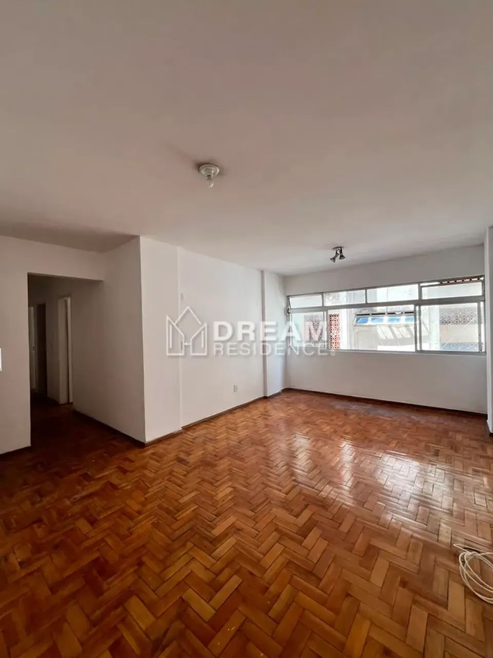 Apartamento Amplo de 134m² em Boa Viagem: 3 Quartos (1 Suíte), 3 Banheiros e Balcão Espaço