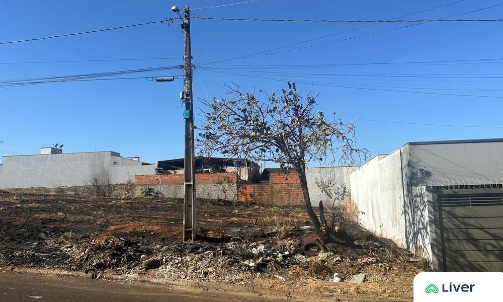 Área Comercial de 720m² no Parque das Laranjeiras