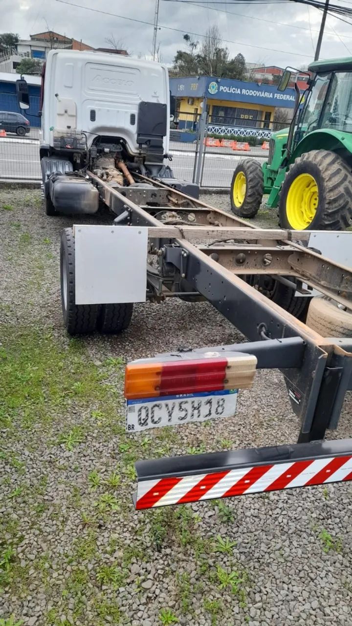 Accelo 815 - Foto 4