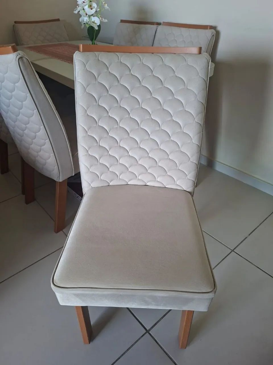 Mesa com seis cadeiras - Foto 3