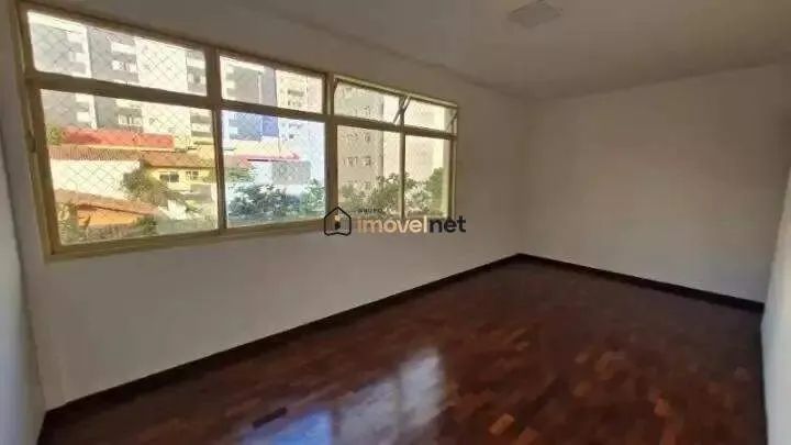Apartamento amplo com 3 quartos, sol da manhã e excelente localização - Foto 3