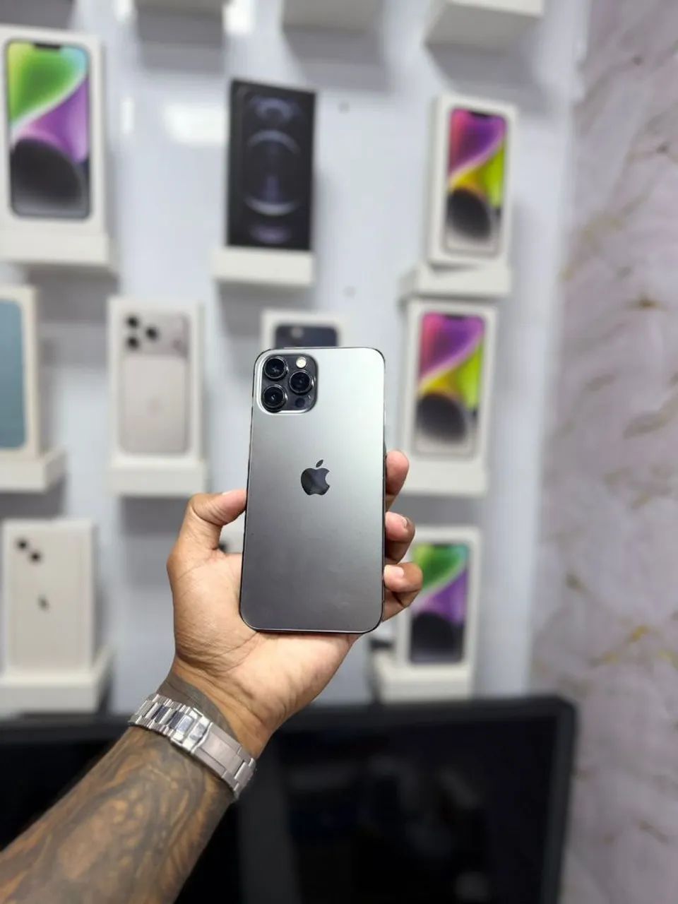 IPHONE 12 PRO MAX 128GB<br>R$ 2.199,00