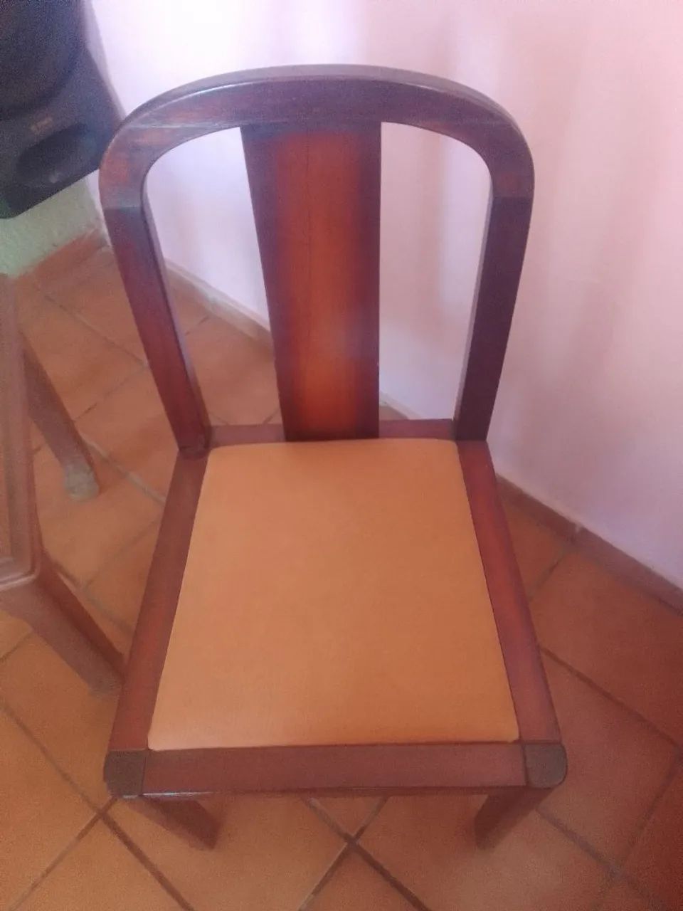 Cadeira para sala. 